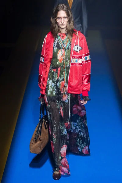Look 46